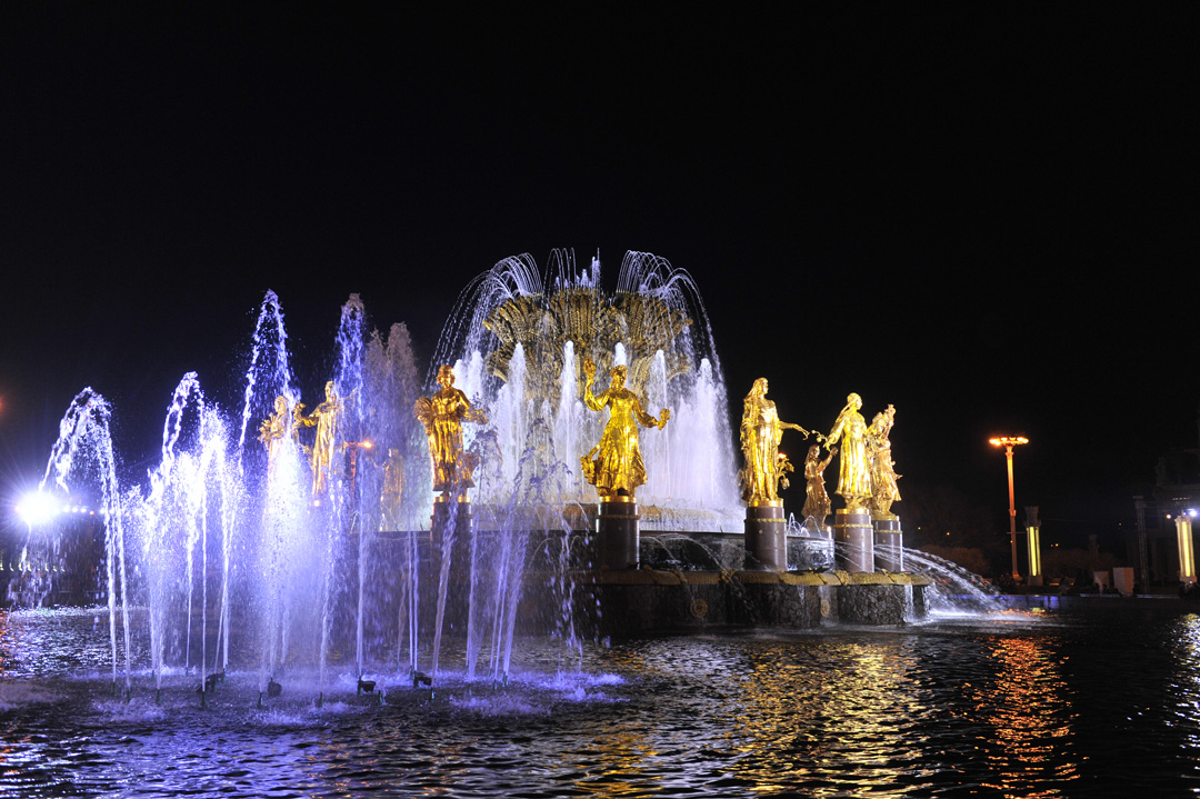 Открытие фонтанов в Москве