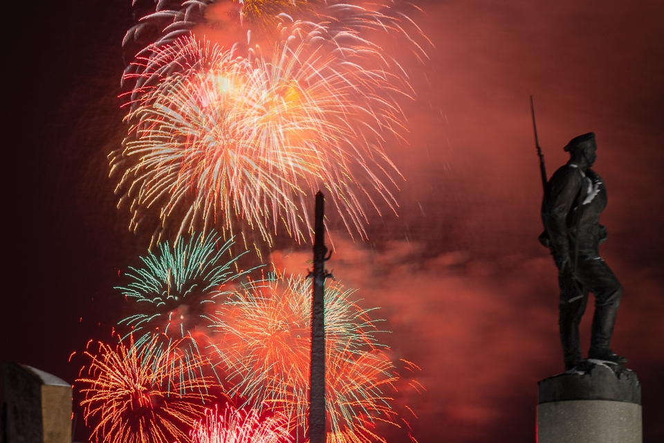 Фото и видео салюта на 23 февраля 2021 в Москве: лучшие кадры