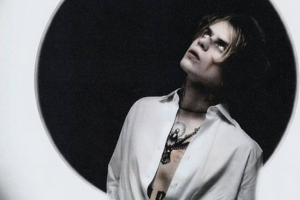 «Второй Цой» и «кладбищенские мотивы»: хейтеры и фанаты сравнили новые альбомы FACE и PHARAОН