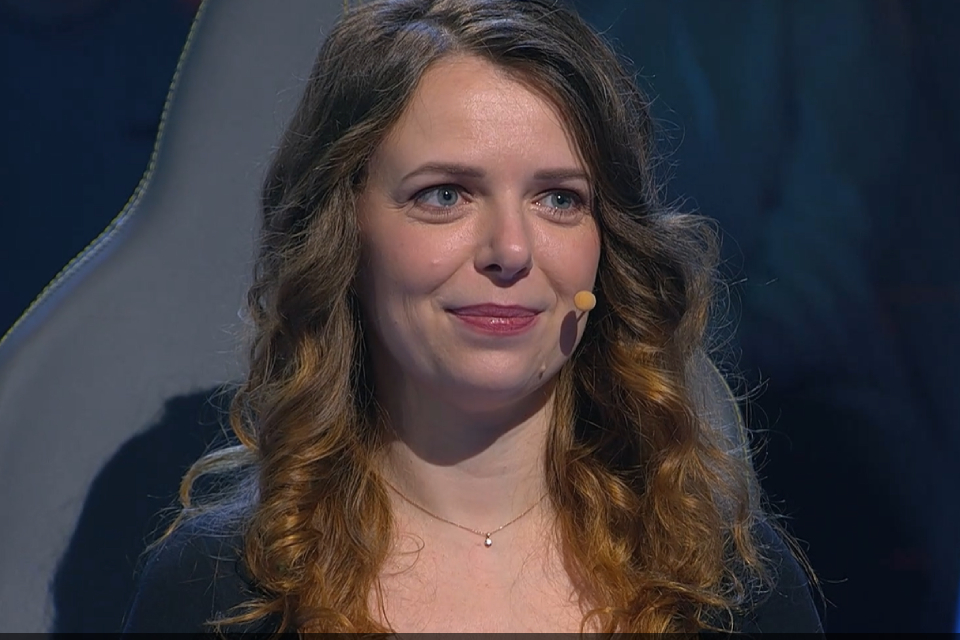 Женя Огурцова раскрыла в шоу «Детектор» зарплату «Ранеток», ведущий назвал ее копейками