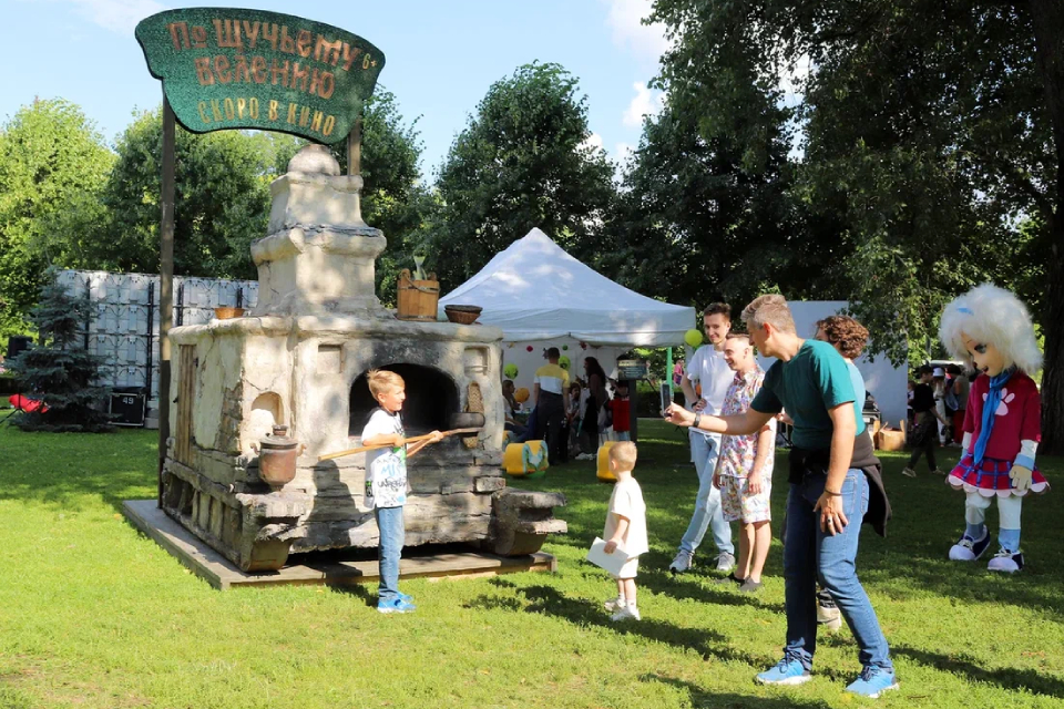 Сказочная печь из фильма «По щучьему велению» приехала на VK FEST