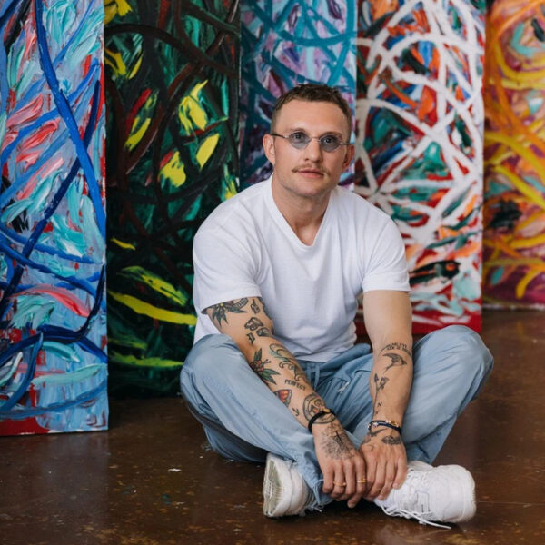 Выставка Дмитрия Сухова «Антитезы»