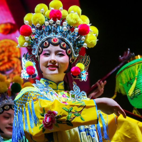 10 лучших идей, где отметить Китайский Новый год в Москве 2025: барабанное шоу, танцы Дракона и парад-перформанс