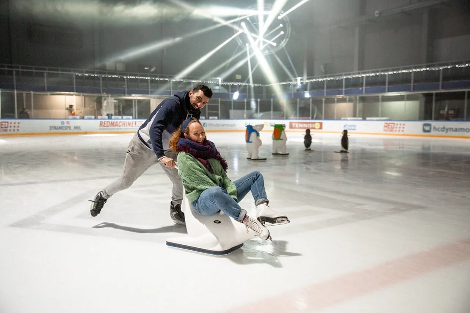 Где отметить День влюбленных в Санкт-Петербурге 2021: в трамвае-ресторане, на спектакле со Светланой Ходченковой