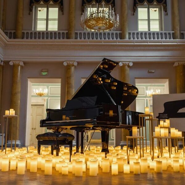 Концерт «#В_СВЕЧАХ: Новогодняя классика в усадьбе Державина»