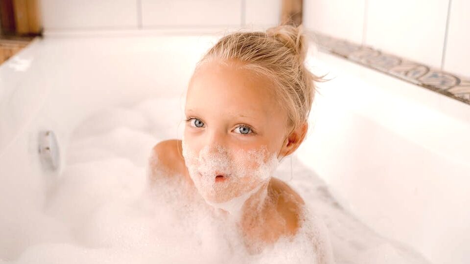 11 лучших шампуней от себореи для детей