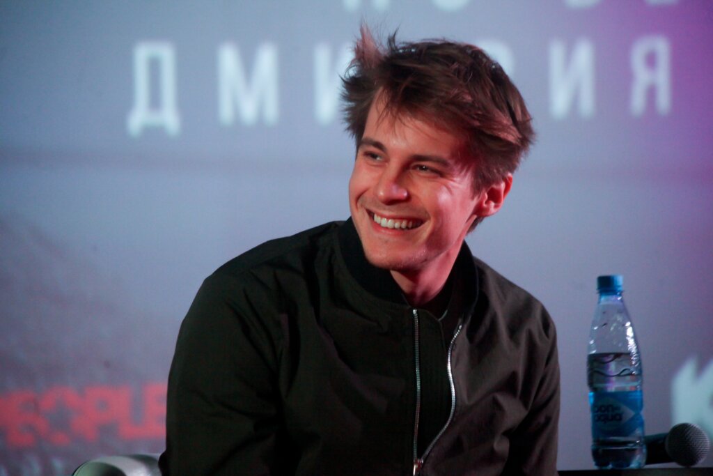 Звезда сериала «Про Веру» получила любовное признание от актера Ивана Янковского