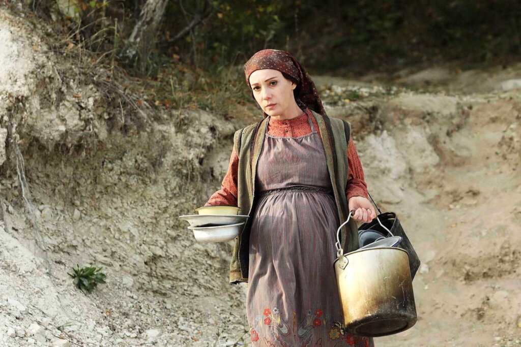 Гузель Яхина рассказала о различии финалов сериала и романа «Зулейха открывает глаза»