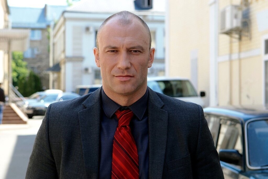 «Все к лучшему» и «Его любовь»: подборка самых ярких сериалов актера Константина Соловьёва