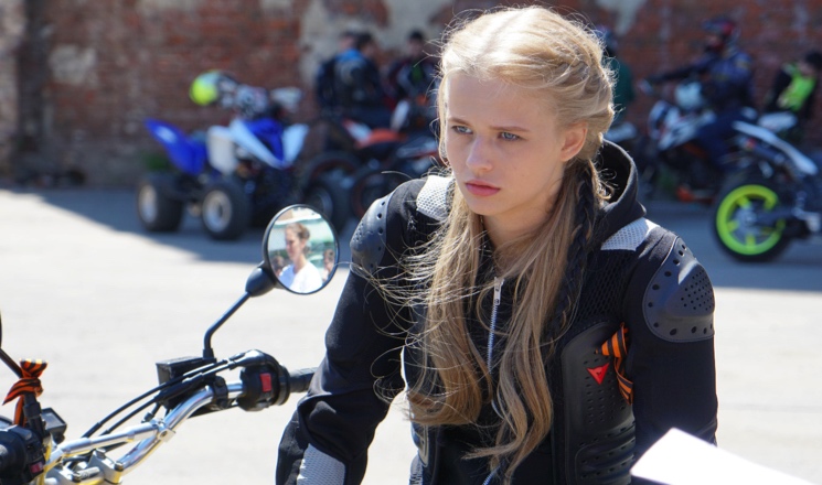 Редкое фото: Бортич поделилась снимком с супругом и подросшим сыном