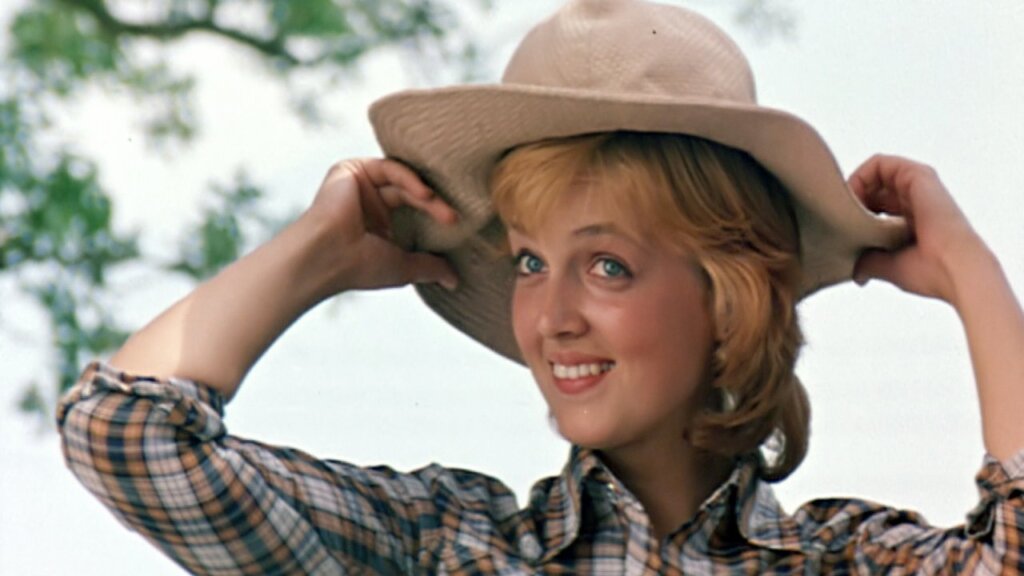 Как сейчас выглядит и чем занимается Таня Пегова из «Спортлото-82» — актриса Светлана Аманова