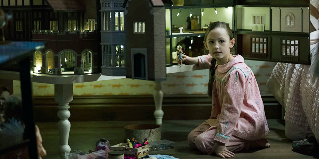 Netflix показал всех скрытых демонов в сериале «Призраки усадьбы Блай»