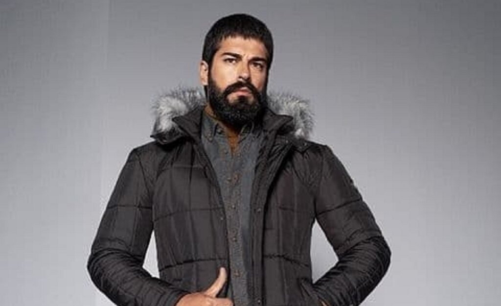 Сильно похудевший на фотографиях Бурак Озчивит напугал поклонников