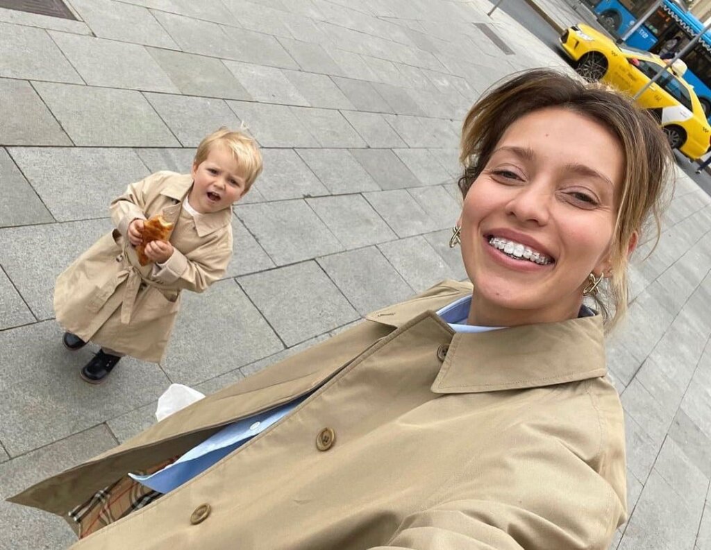 Регина Тодоренко прокомментировала слухи об операции по уменьшению груди