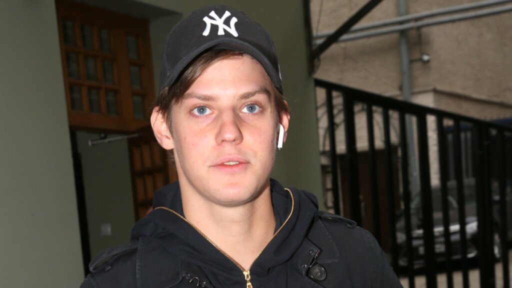 Павла Табакова без сознания вынесли со съемок