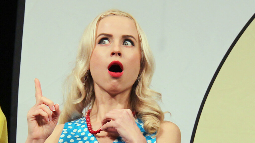 Стало известно, кем заменили Мирославу Карпович в спектакле с Прилучным