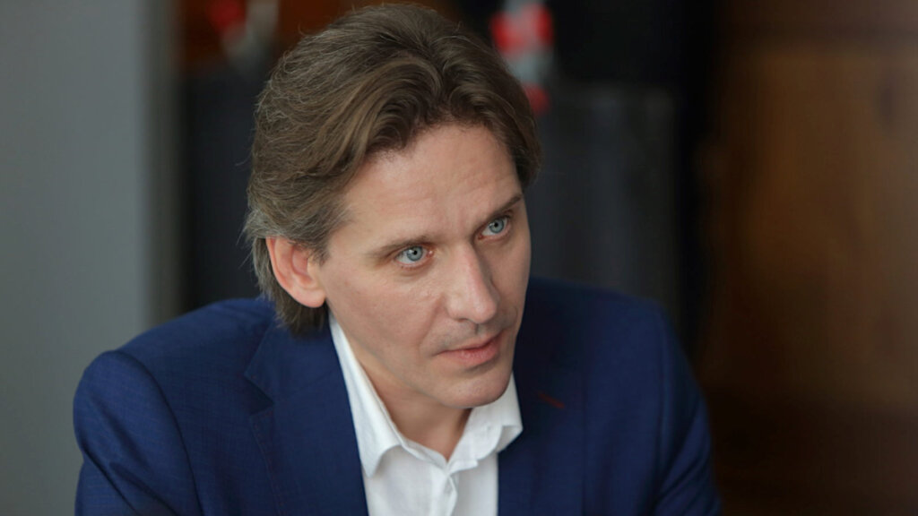 Ставший изгоем на Украине актер Юрий Батурин в слезах обратился к родителям