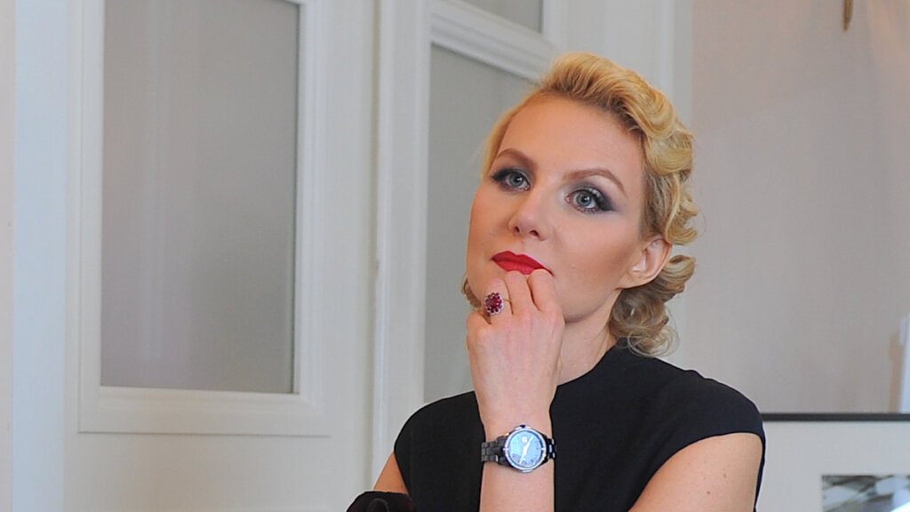 55-летняя Рената Литвинова показала себя без макияжа