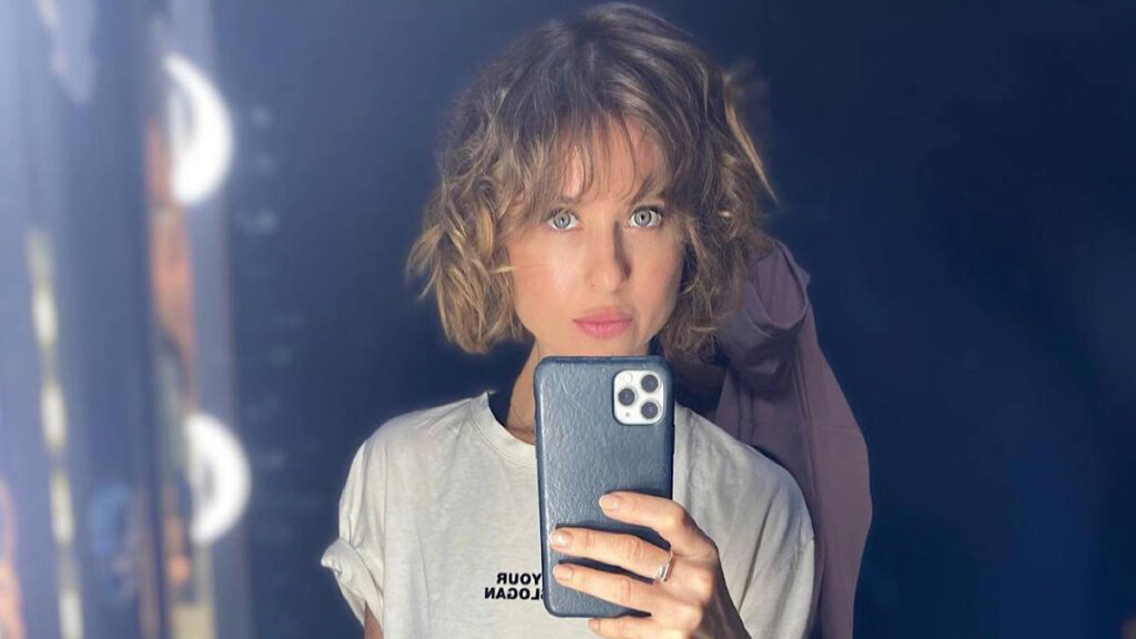 Мирослава Карпович появилась с похожим на Прилучного грудничком на руках