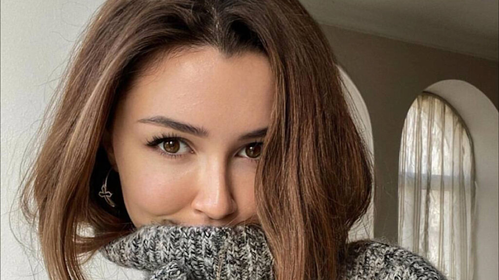 Уехавшая из России Заворотнюк подогрела слухи о скандалах с Чернышевым