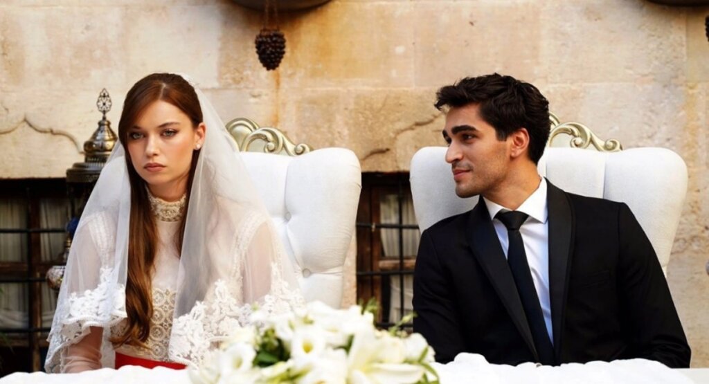 Мерт Рамазан Демир и Афра Сарачоглу готовятся к свадьбе