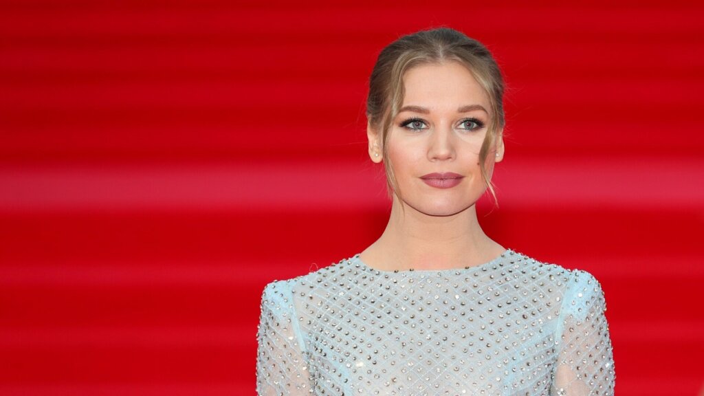 Кристина Асмус оголила ягодицы на камеру