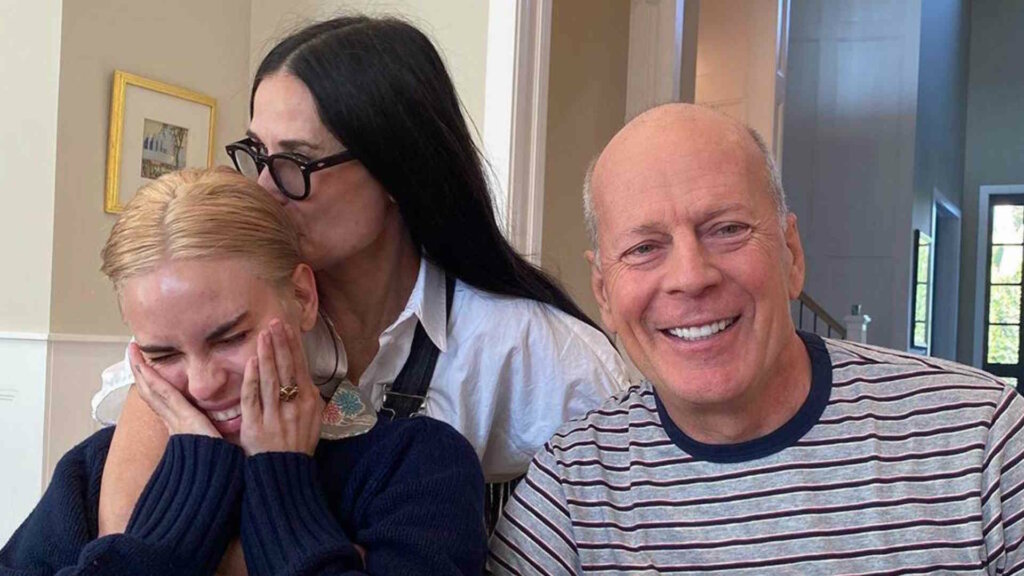 День благодарения с деменцией: как семья Брюса Уиллиса отметила праздник