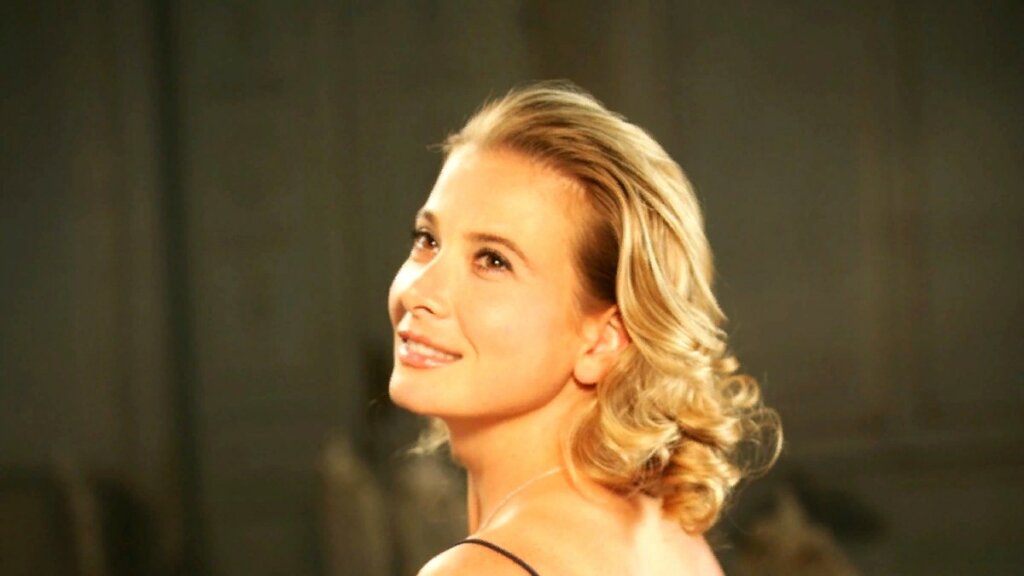 Юлия Высоцкая открыто поддержала потерявшего работу в «Белом лотосе» Биковича