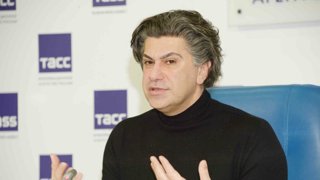 «Не нравится — не слушайте!» Артист Цискаридзе заступился за Кологривого