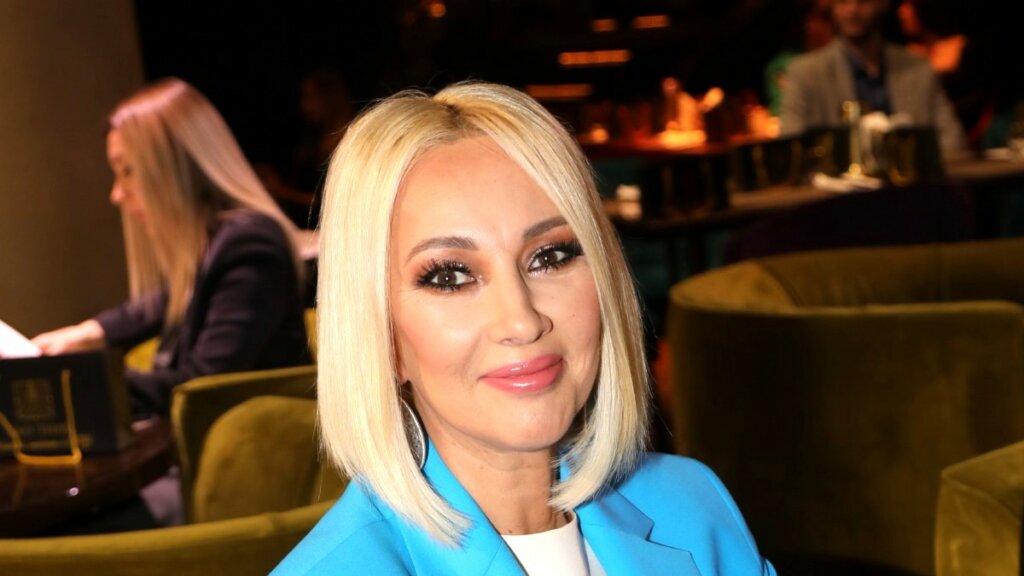 Костыли в прошлом: Лера Кудрявцева показала, как передвигается после ужасной травмы ноги