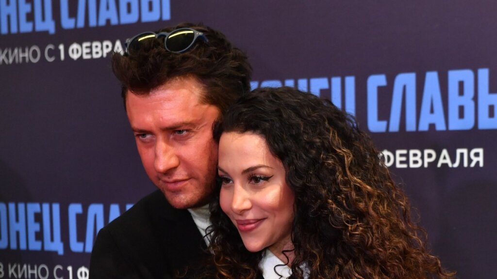 Отдыхающие на Сейшелах Прилучный и Брутян принимают поздравления