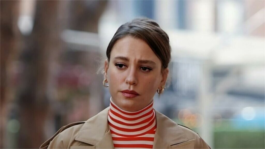 Серенай Сарыкая распродает имущество и готовится к переезду в США