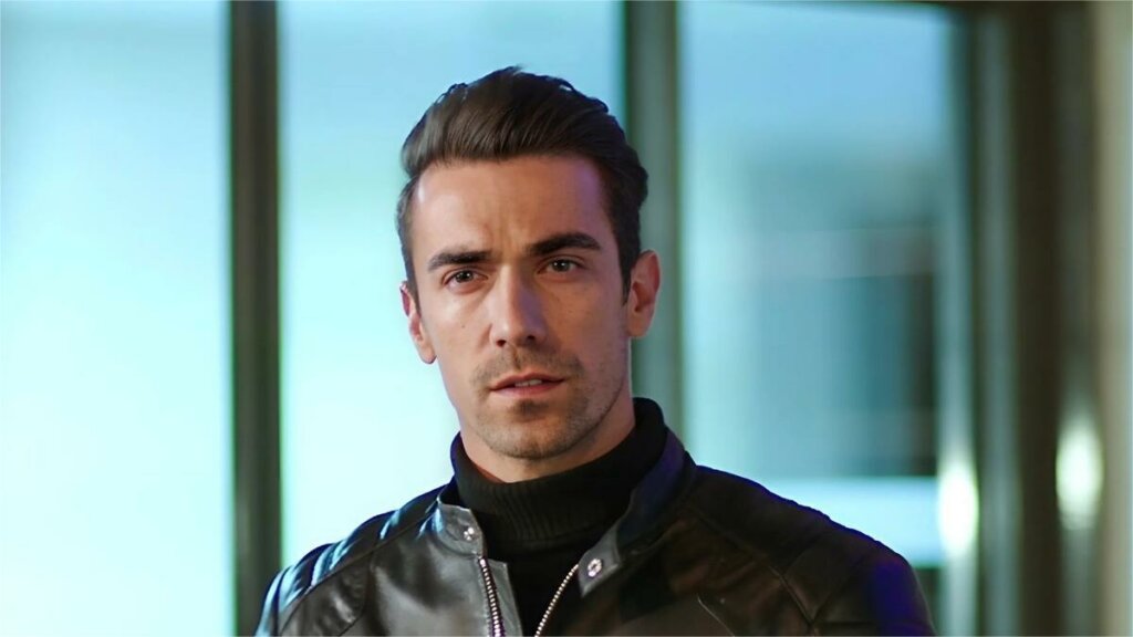 Ибрагиму Челикколю — 43 года: Лучшие сериалы с участием любимого турецкого актера