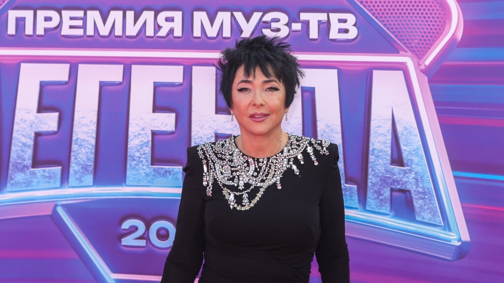 «За Грановского порву»: Лолита пригрозила за поджог двери организатора ее концерта