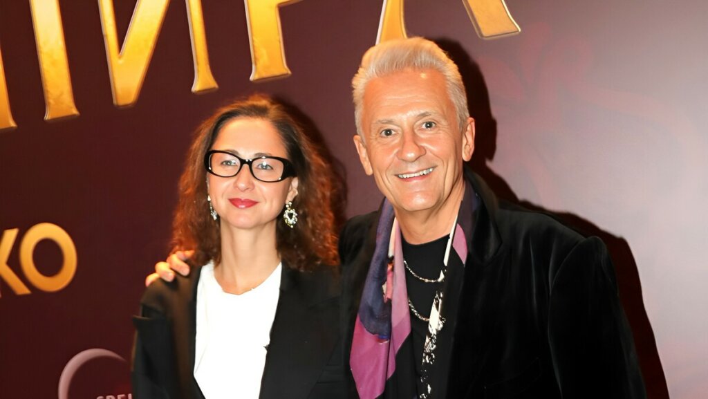 Неузнаваемый Олег Меньшиков появился в Большом театре с молодой супругой