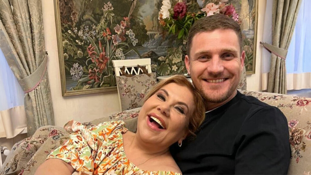 Счастливая Марина Федункив улетела из России с итальянским мужем-красавцем