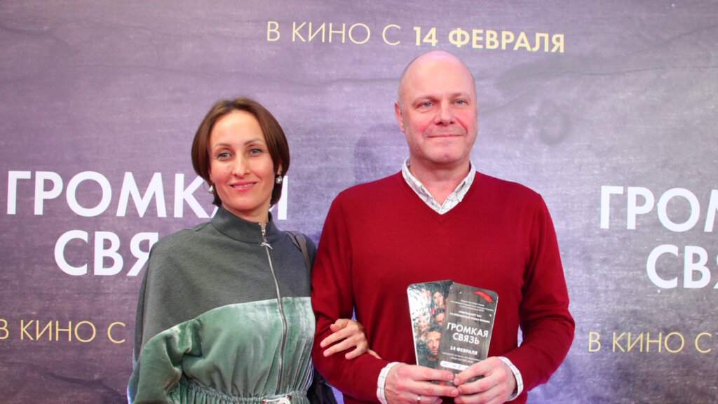 Алексей Кортнев опубликовал забавное фото с женой и лапочками-дочками