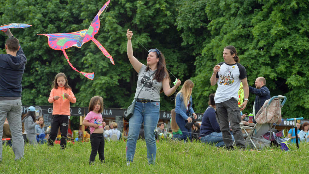 запуск воздушных змеев