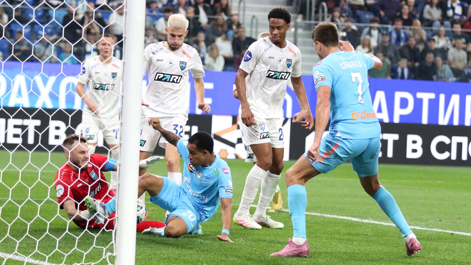 ФК «Пари Нижний Новгород» — ФК «Зенит». Фото: globallookpress.com/Maksim Konstantinov