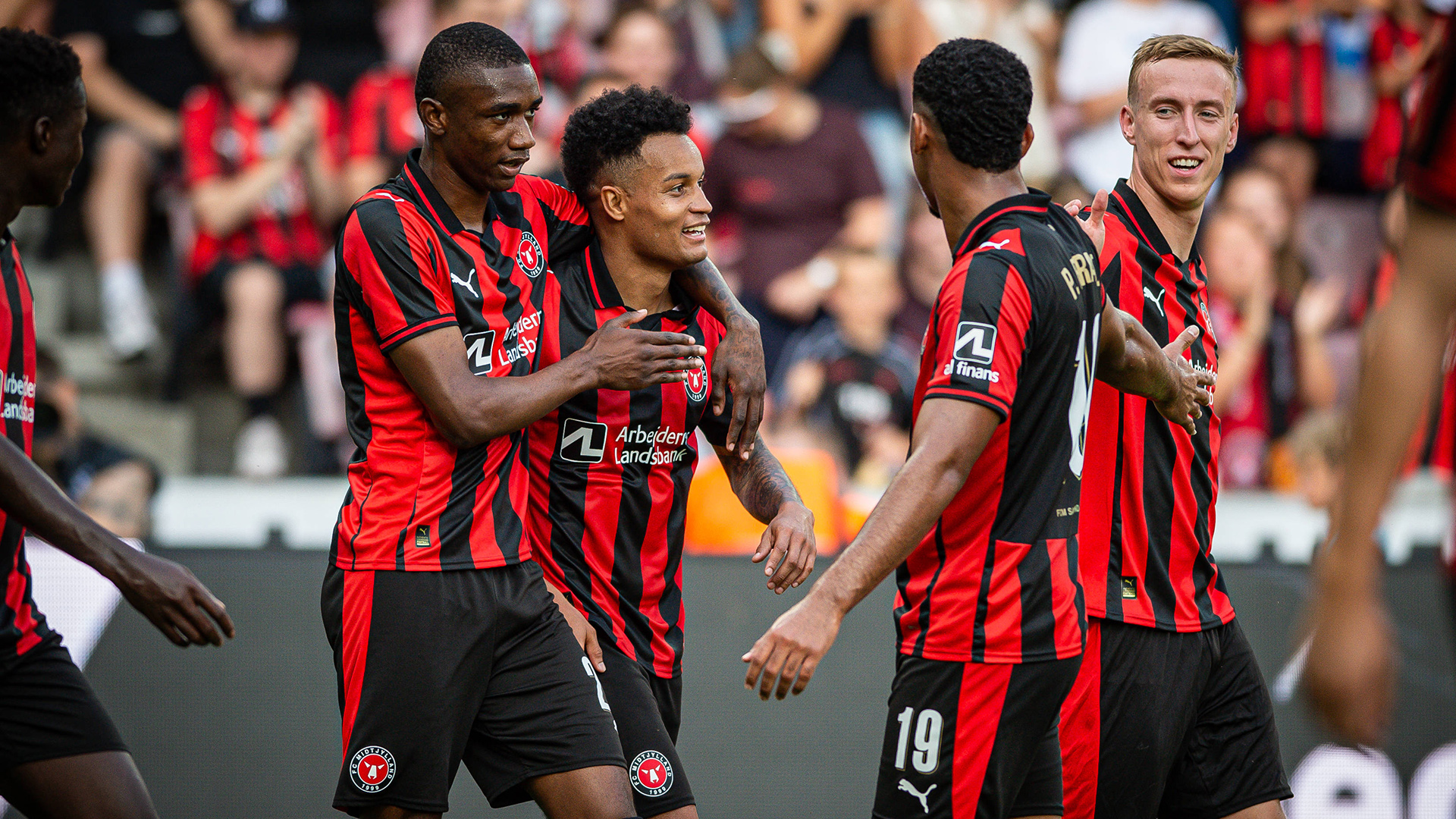 ФК «Рома» — ФК «Мидтьюлланн». Фото: globallookpress.com/IMAGO/Gonzales Photo/Morten Kjae