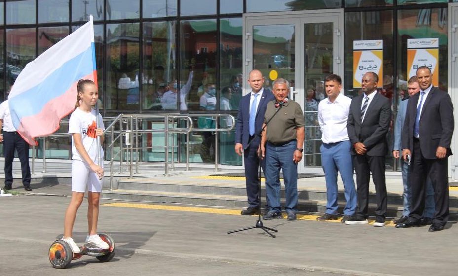 Президент Татарстана Рустам Минниханов и глава ИММАФ Керрит Браун открыли новую арену