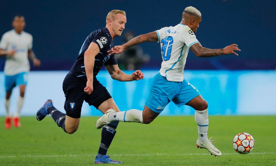 Малком уходит от погони. Фото: Reuters