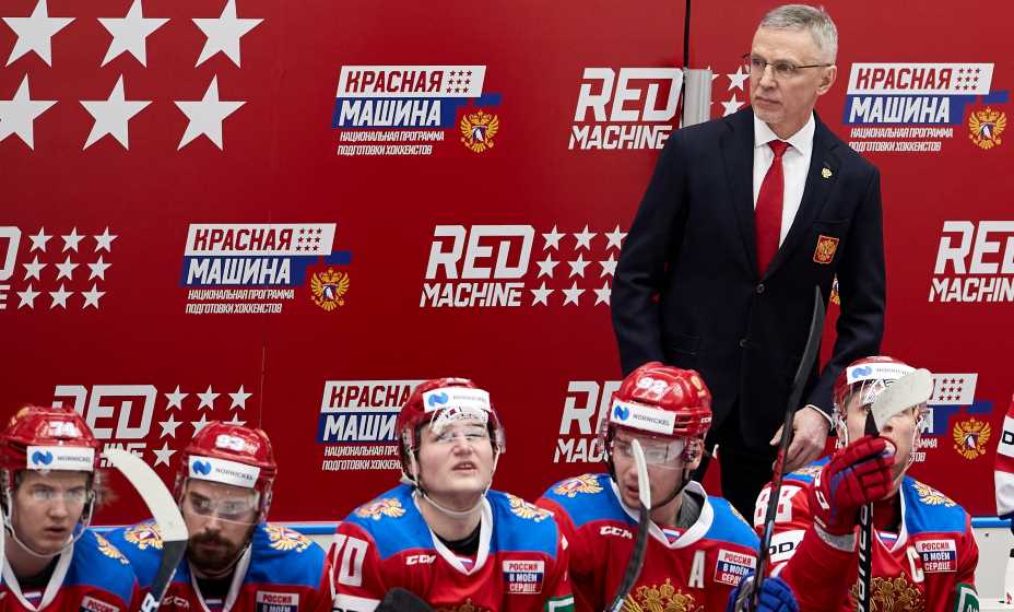 Игорь Ларионов оставил пост главного тренера молодежной сборной России по хоккею. Фото: Global Look Press