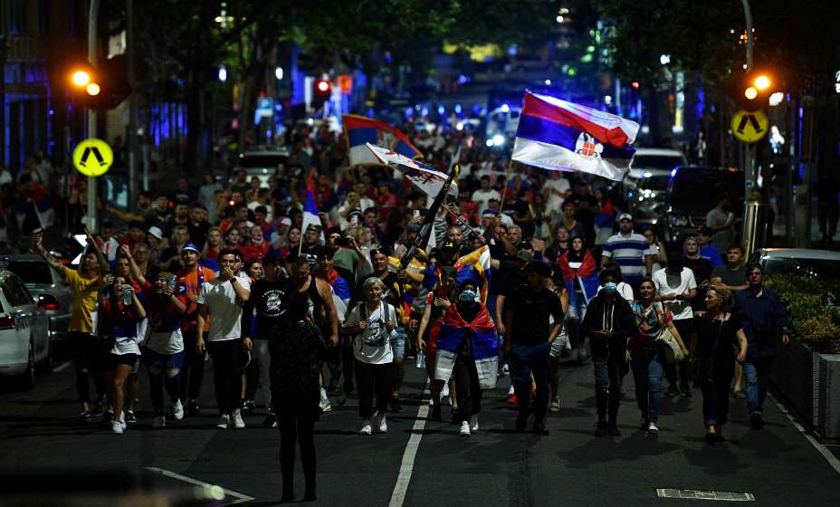 Теннисные поклонники сербского теннисиста Джококича продолжают возмущаться арестом спортсмена. Фото: Reuters