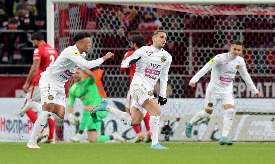 ЦСКА празднует взятие ворот соперника