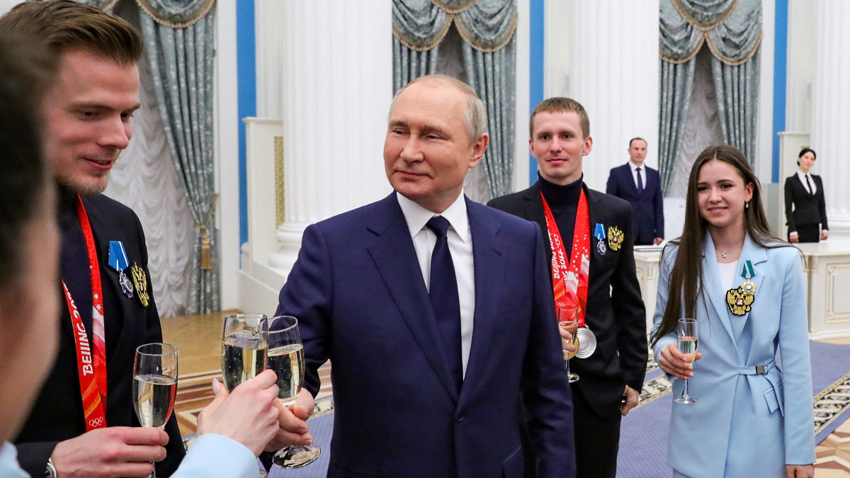 Владимир Путин всегда старается поддержать российский спорт. Фото: REUTERS