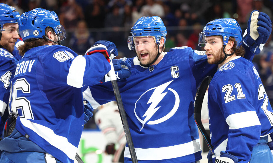 Никита Кучеров, хоккей