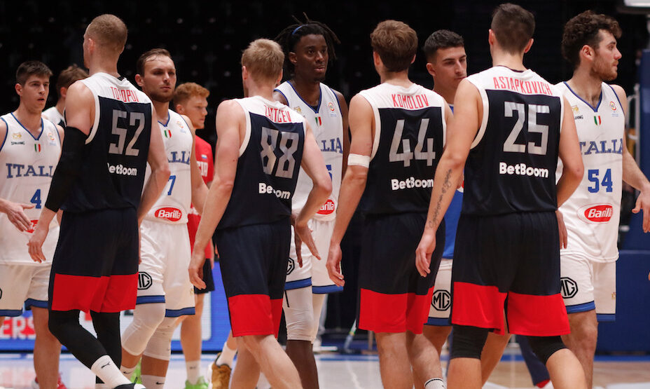 Сборная России и Италии по баскетболу