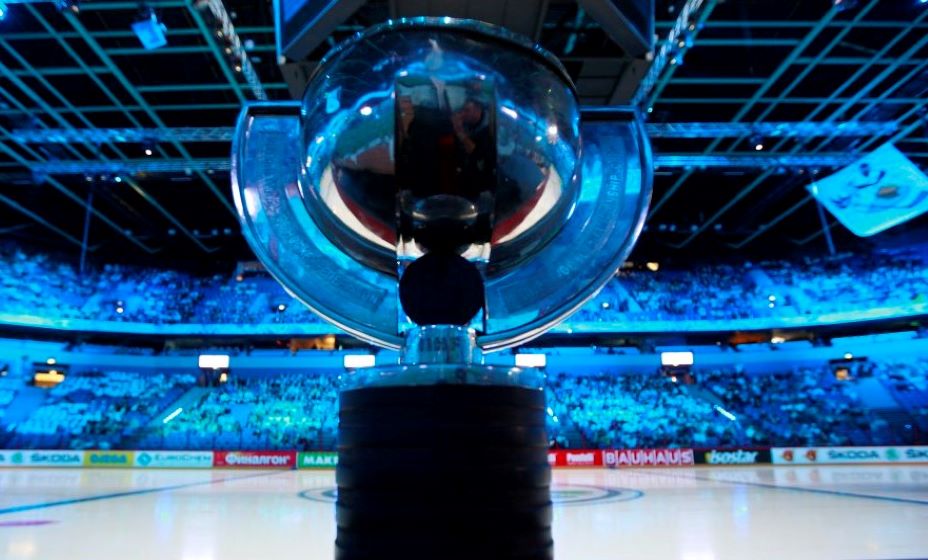 Такой трофей получит победитель ЧМ-2024 по хоккею. Фото: ВК iihfhockey