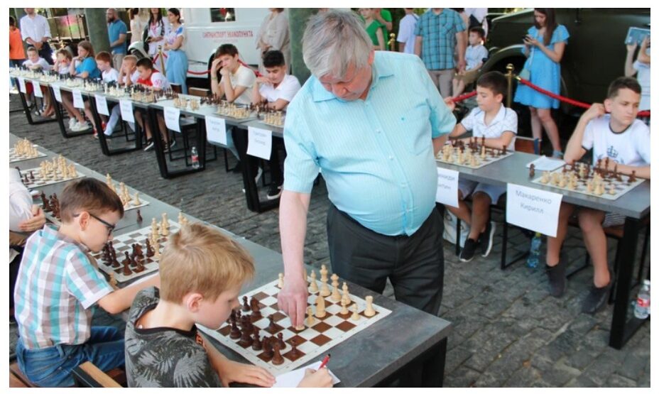 Анатолий Карпов